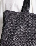 straw woven shoulder beach tote bag in black