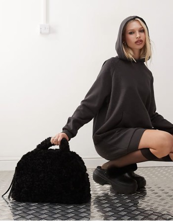 faux fur bag in black