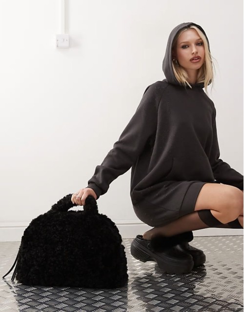 faux fur bag in black